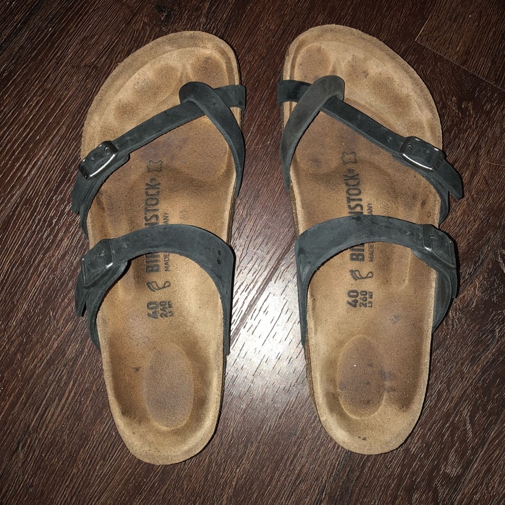 Black leather Mayari Birkenstocks
